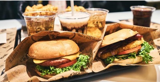 Neue Verpackungssteuer stößt vielen Freiburgern auf und dürfte Wahlkampfthema werden